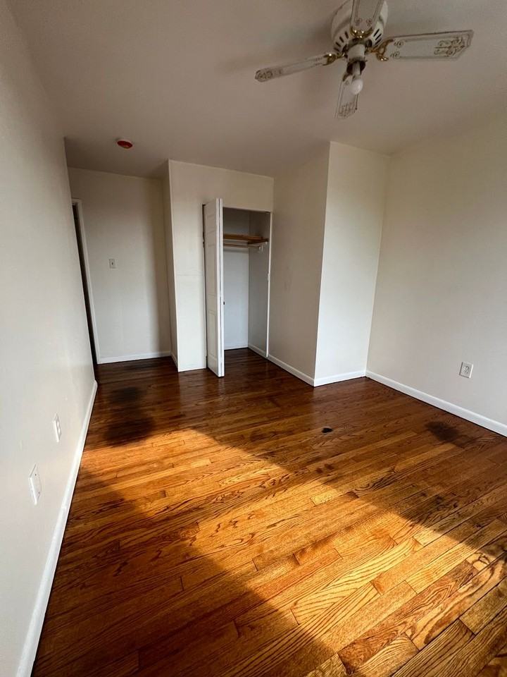 185 Palisade Ave - Photo 3 of 9