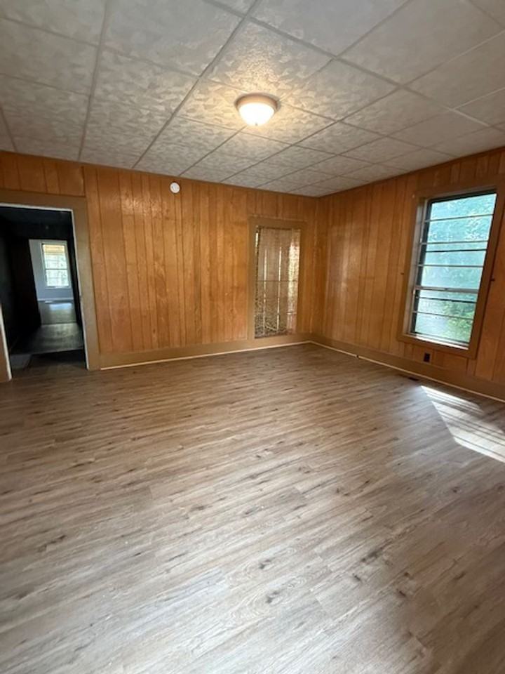 1021 E Pauline St - Photo 5 of 12