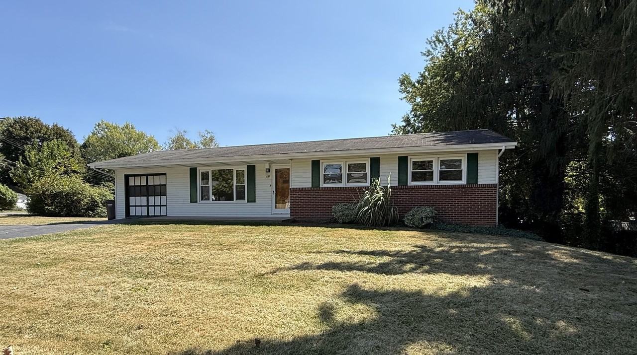 225 Bottorf Dr - Photo 3 of 20