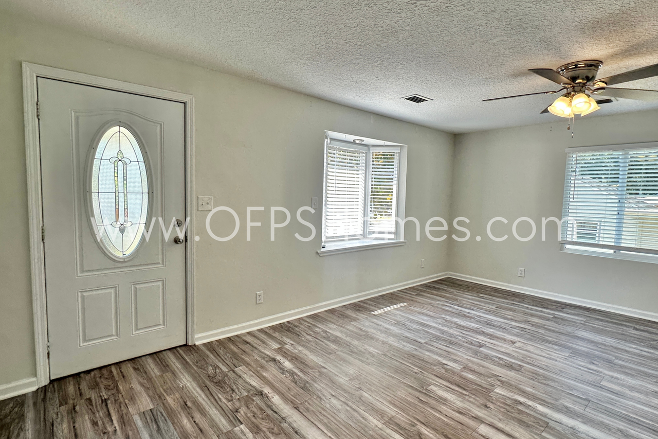 326 Washington Ave - Photo 3 of 19