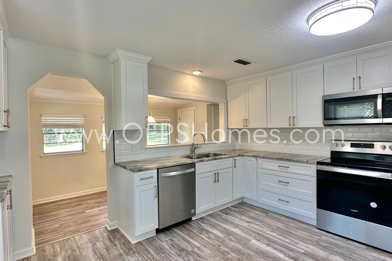 326 Washington Ave - Photo 7 of 19