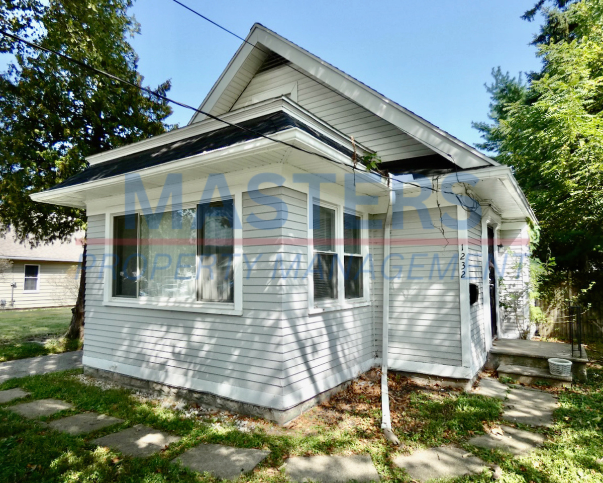 1232 Walbridge Ave - Photo 2 of 17