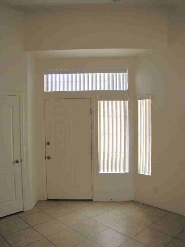 4475 Desert Springs Trl - Photo 5 of 29