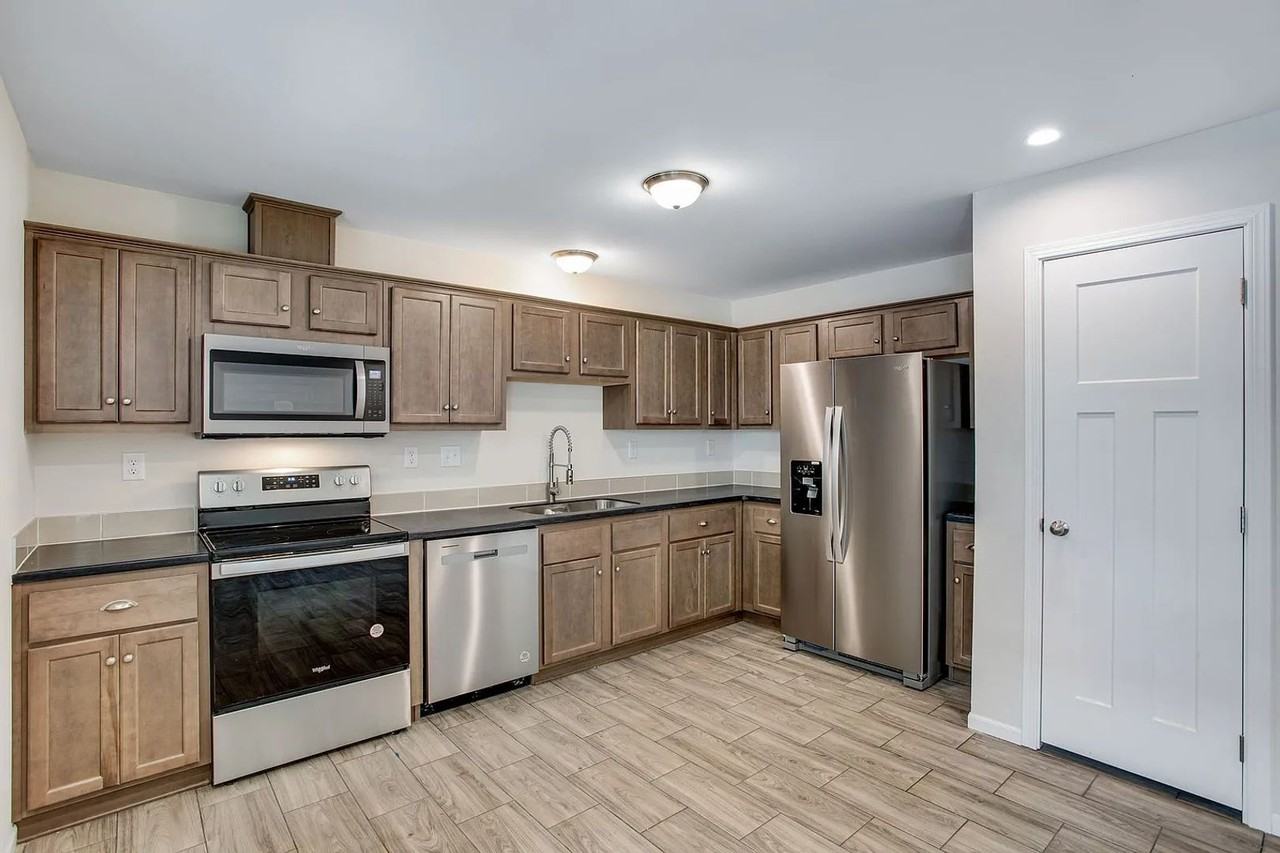 305 Evans St - Photo 3 of 14