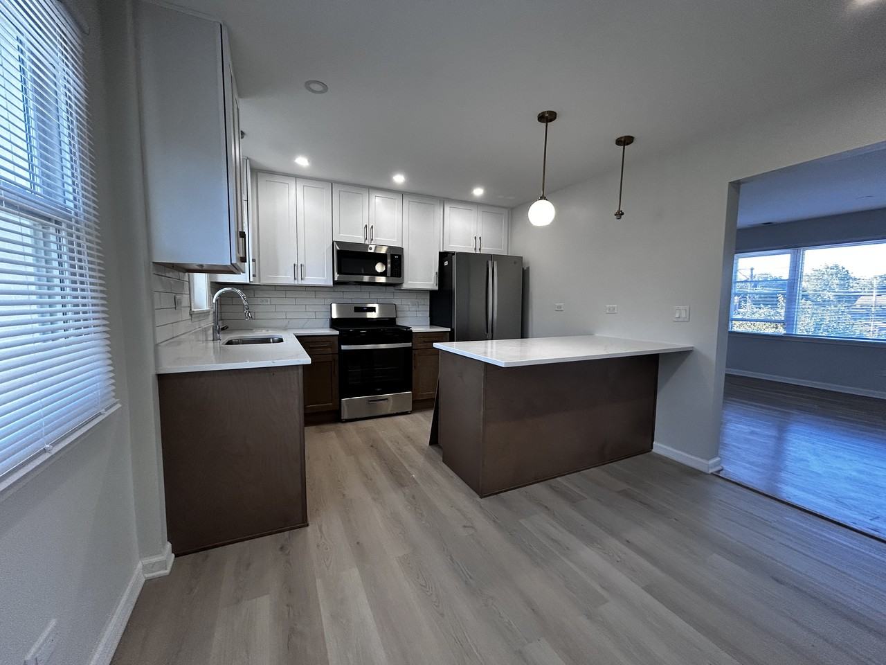 7356 North Harlem Avenue #3w - Photo 2 of 12