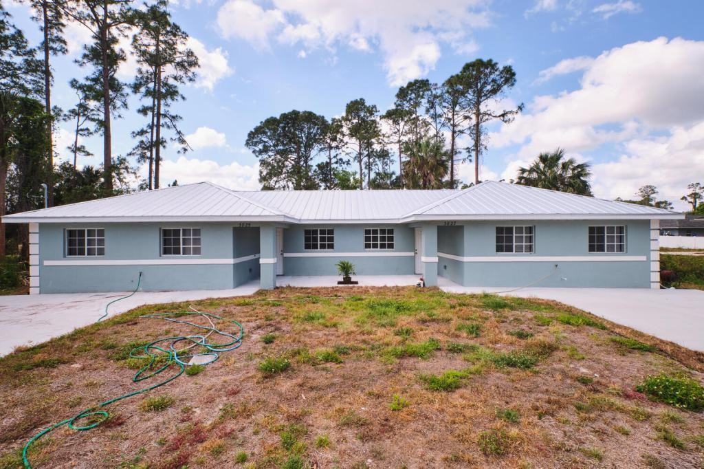 3825 Hollycrest St - Photo 3 of 50