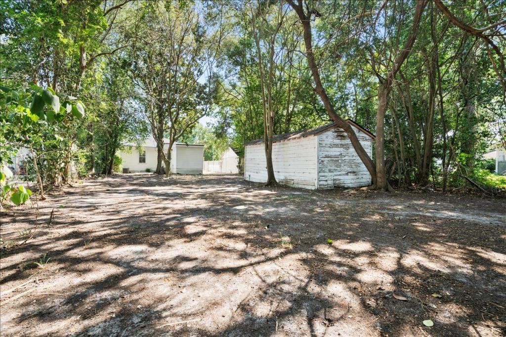 109 Winston St - Photo 3 of 37