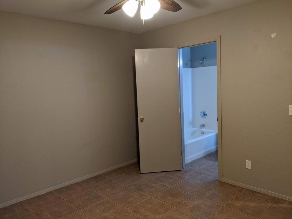 4105 N Montezuma Ave - Photo 3 of 25
