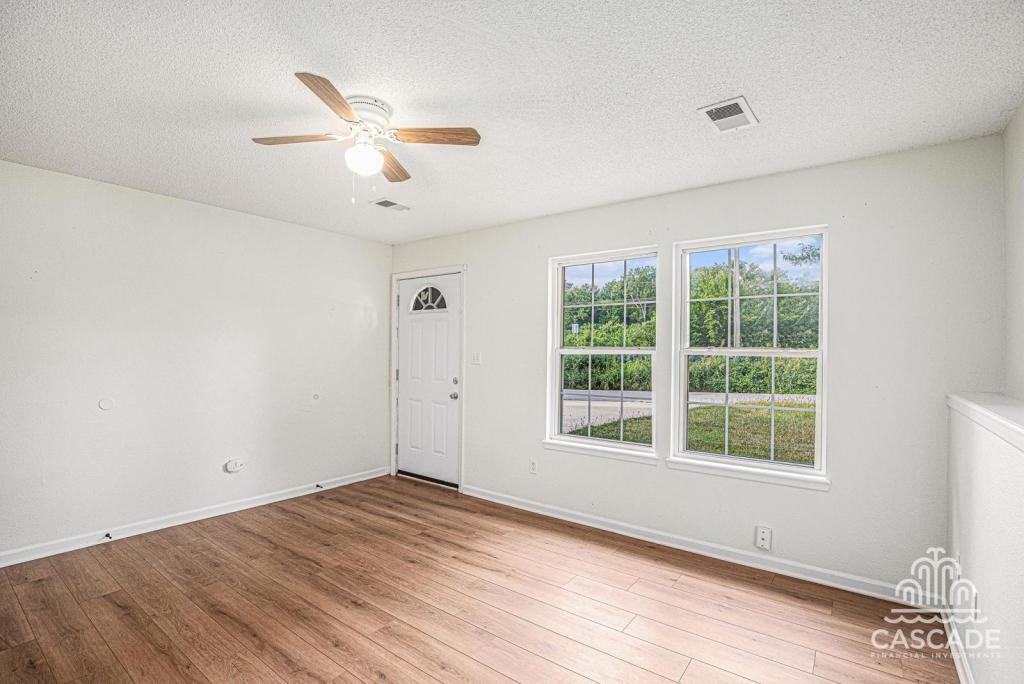 639 N Queen Ridge Ct - Photo 3 of 17