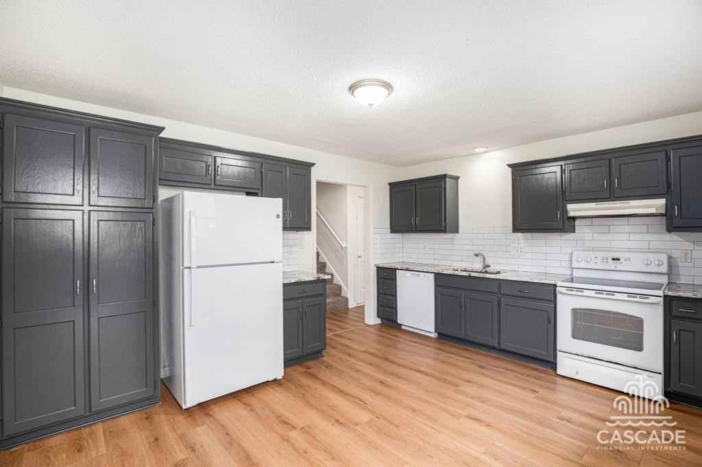 639 N Queen Ridge Ct - Photo 4 of 17