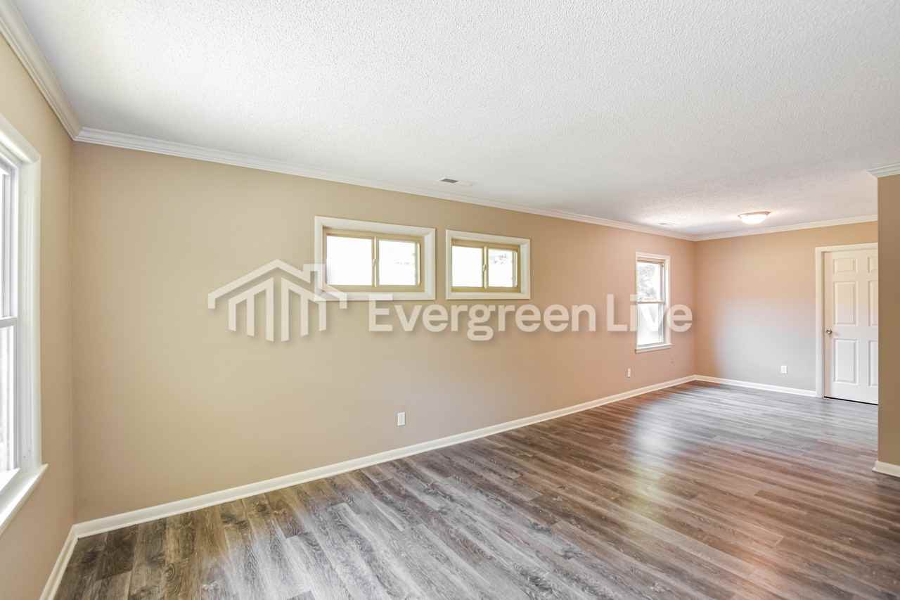 2220 11th St Se - Photo 4 of 15