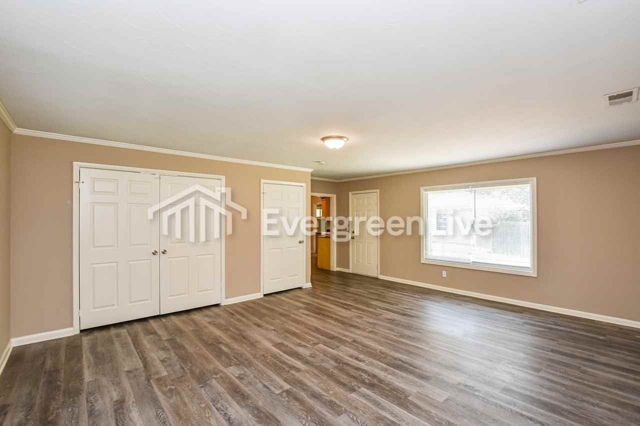2220 11th St Se - Photo 5 of 15