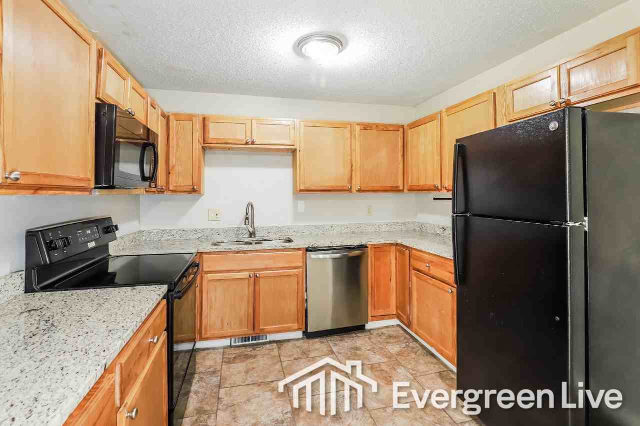 9512 Bennington Ave - Photo 7 of 15