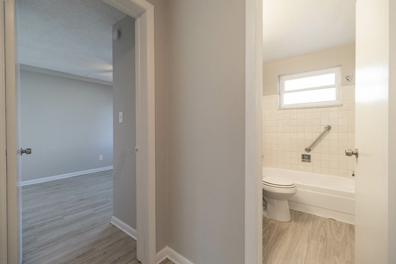 The Kimberly on Fox - Photo 4 of 27