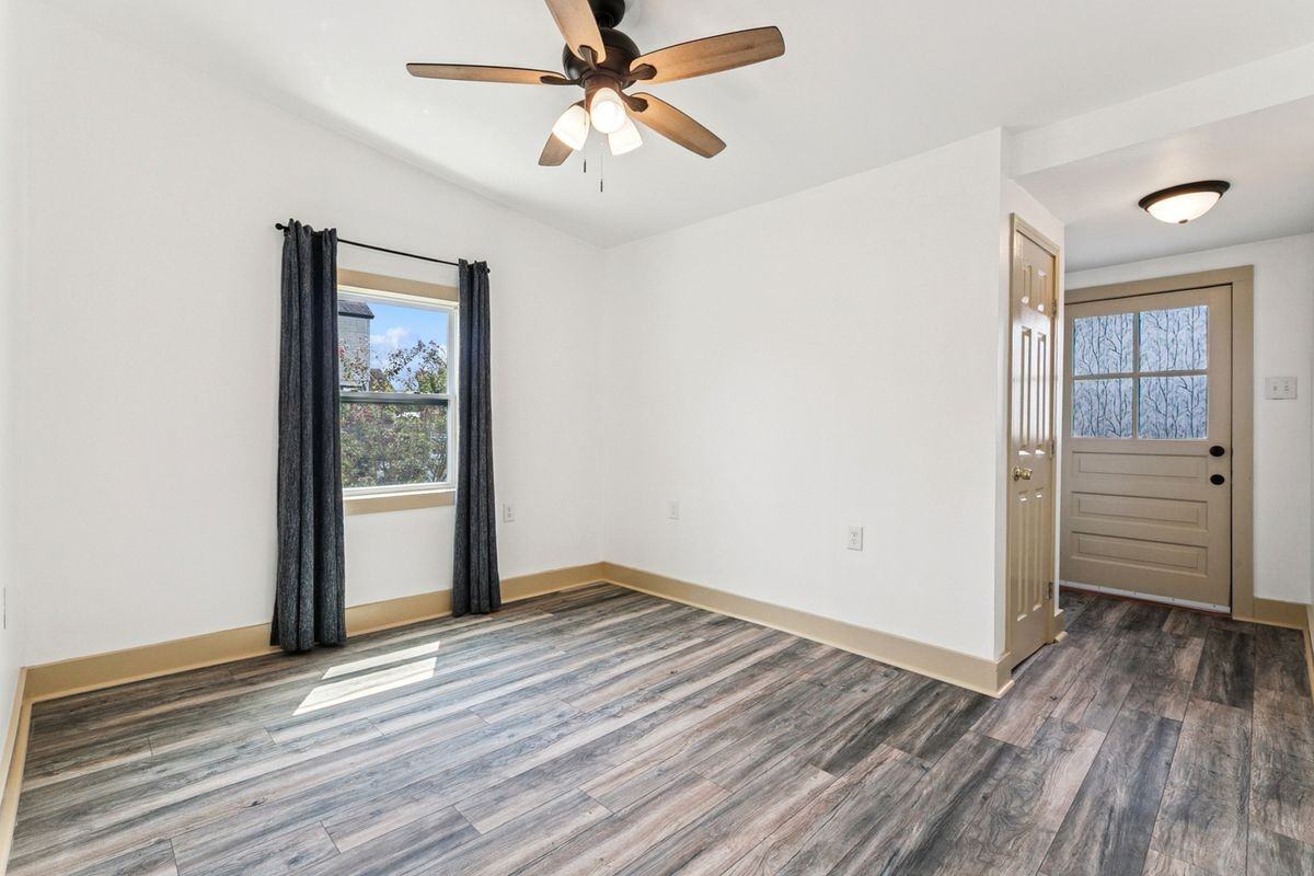 843 Elmira Ave - Photo 2 of 7