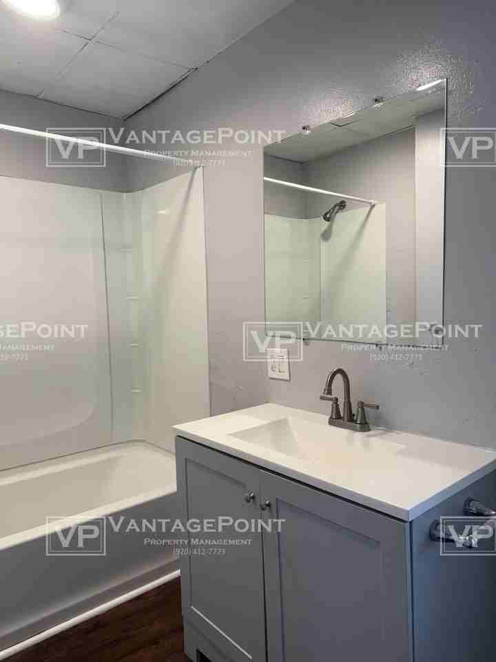 902 Lawe St - Photo 2 of 16