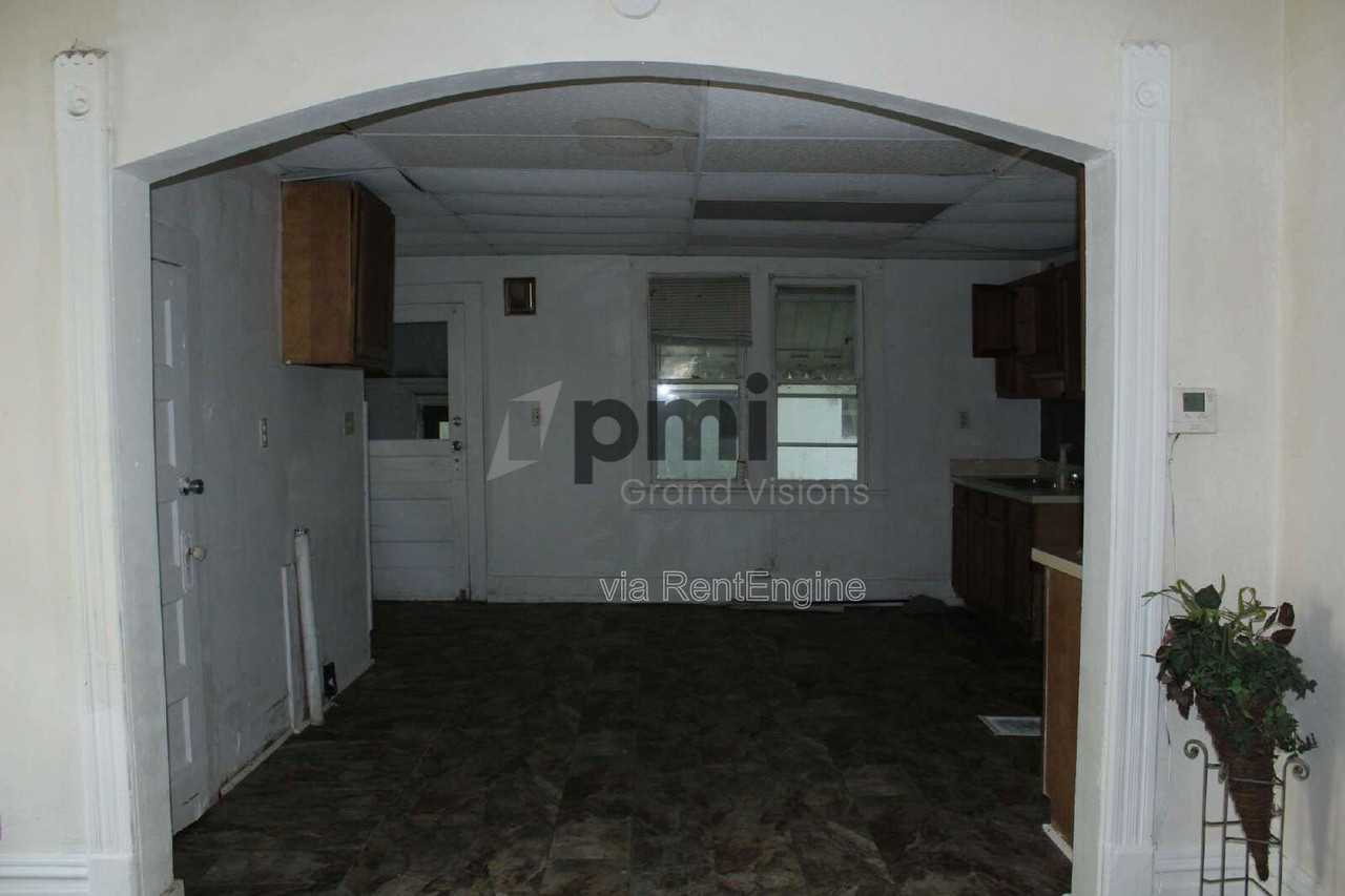 1657 E Main St - Photo 3 of 12