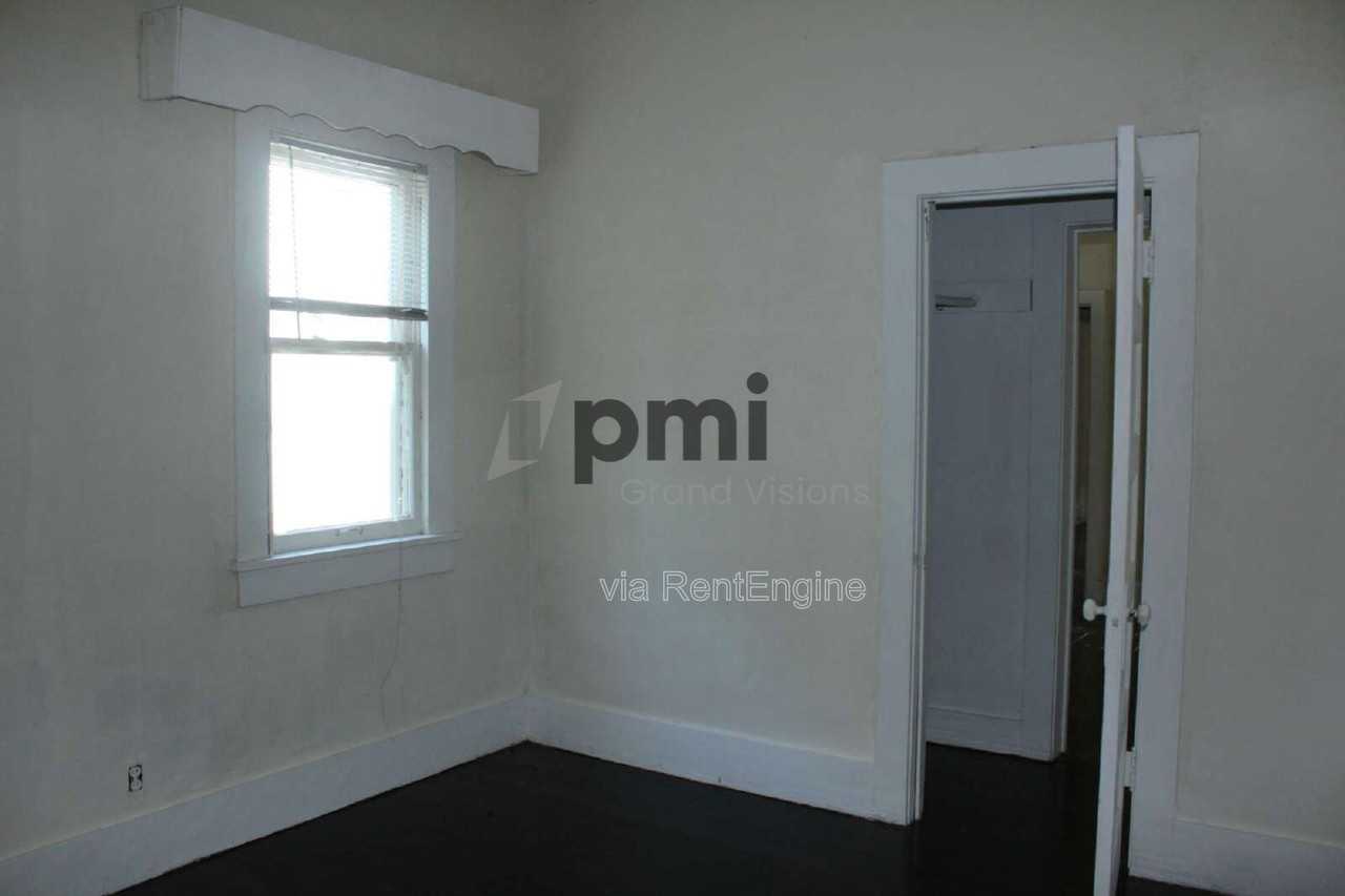 1657 E Main St - Photo 5 of 12