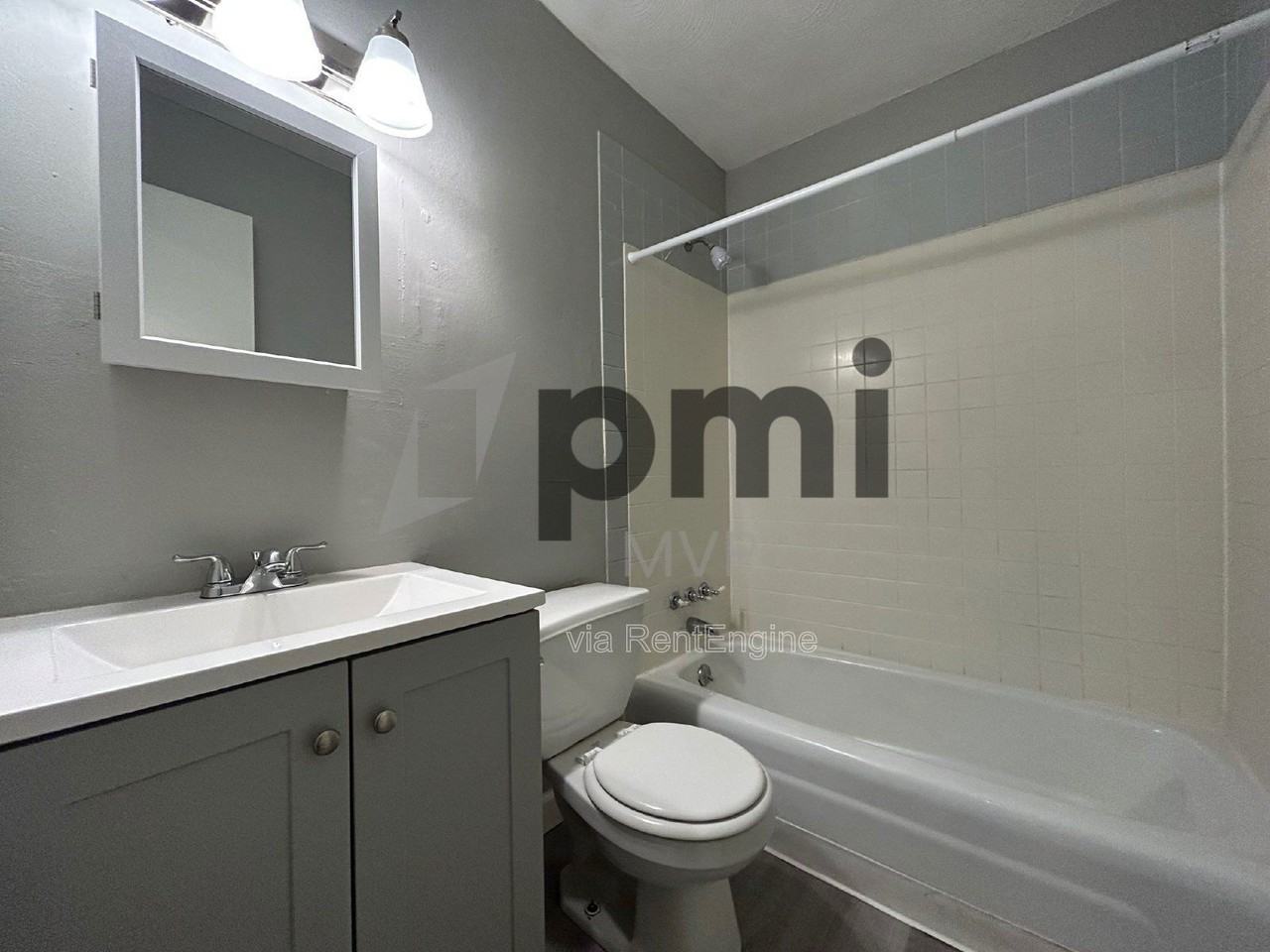 3029 Rotunda Ct S - Photo 3 of 26