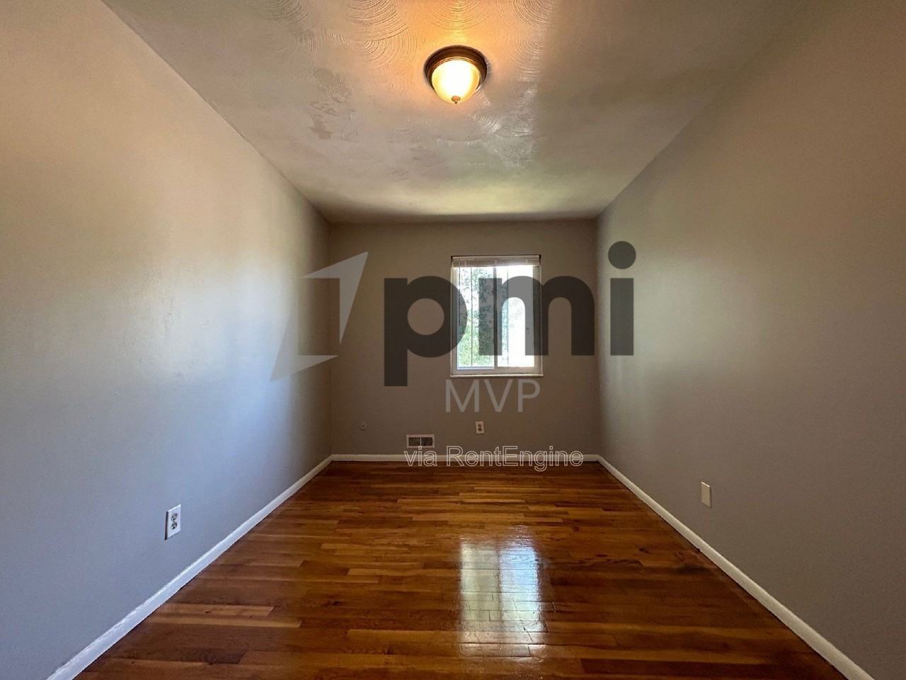 3029 Rotunda Ct S - Photo 7 of 26