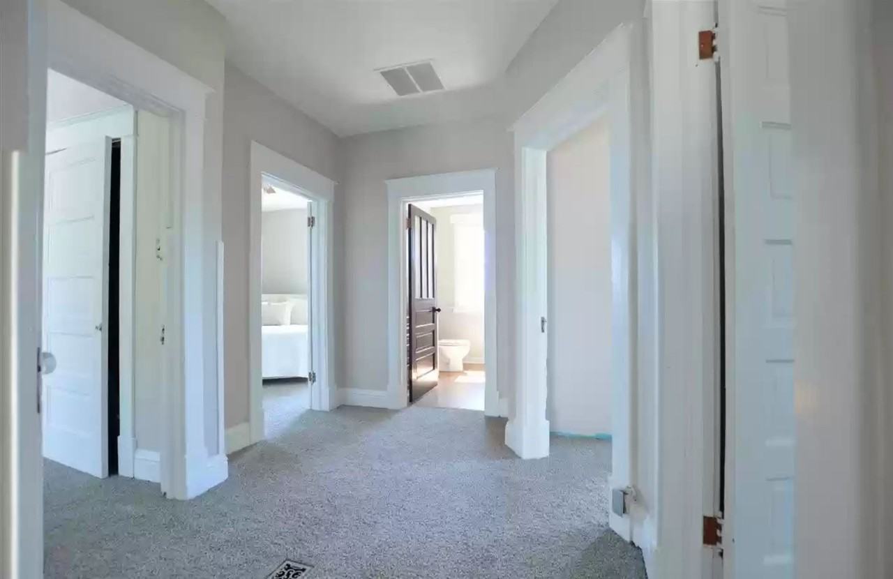 1004 Willey St #1 - Photo 4 of 20