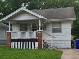 featured image of 1553 N Walnut Grove Ave