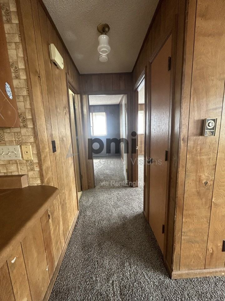 955 4th St #5 - Photo 5 of 16