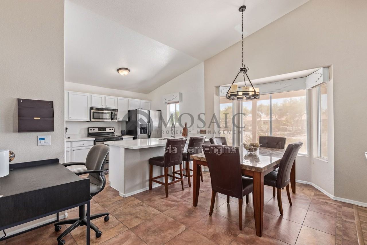 1797 E Lindrick Dr - Photo 4 of 23