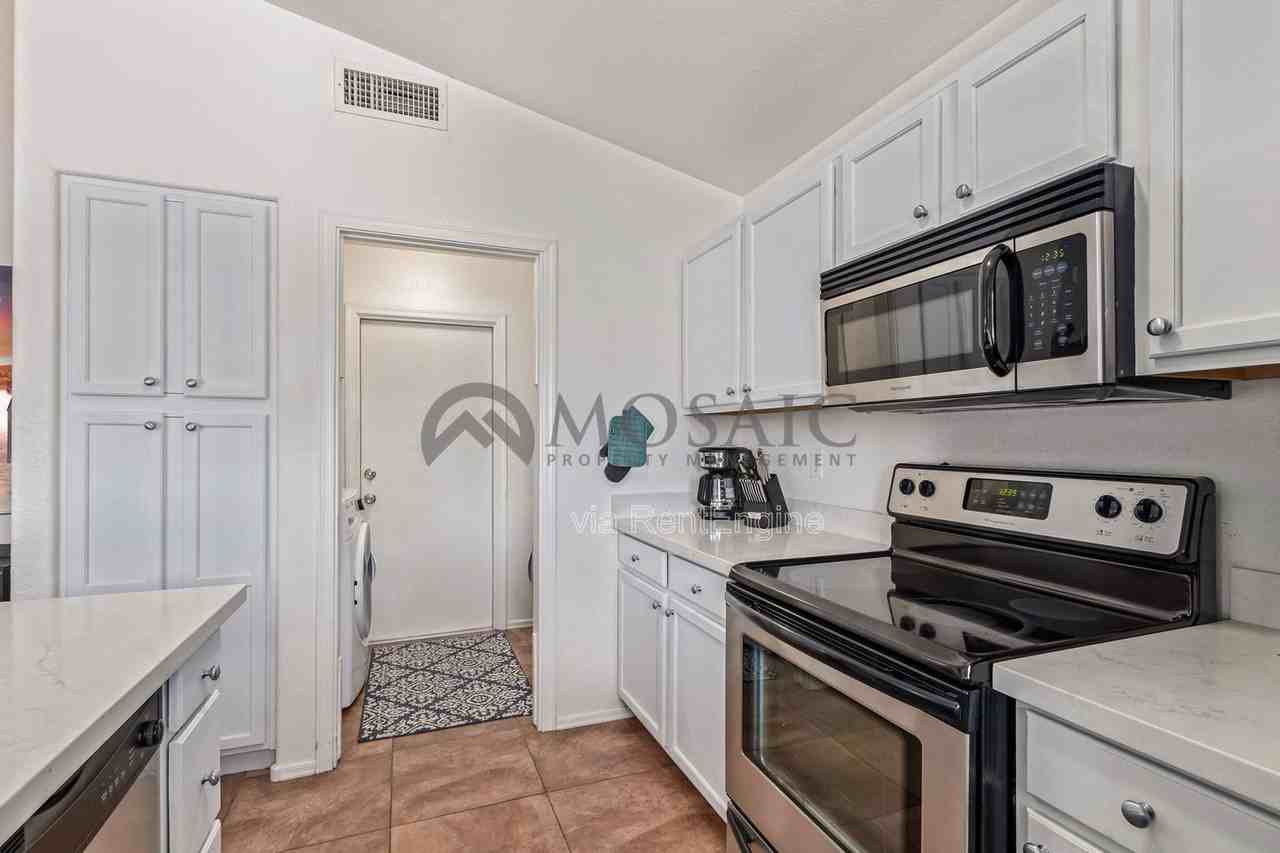 1797 E Lindrick Dr - Photo 7 of 23