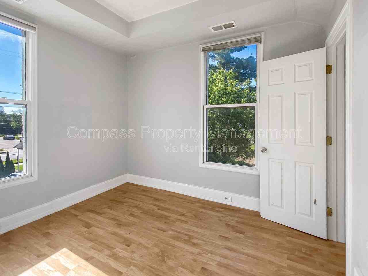 812 Butterworth St Sw #1 - Photo 5 of 5