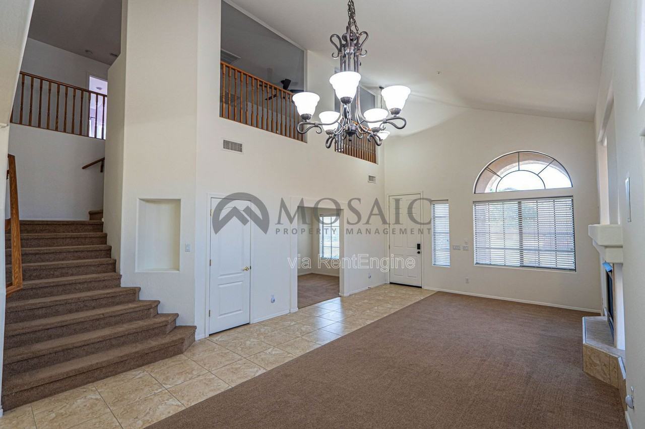 11319 E Starkey Ave - Photo 2 of 30