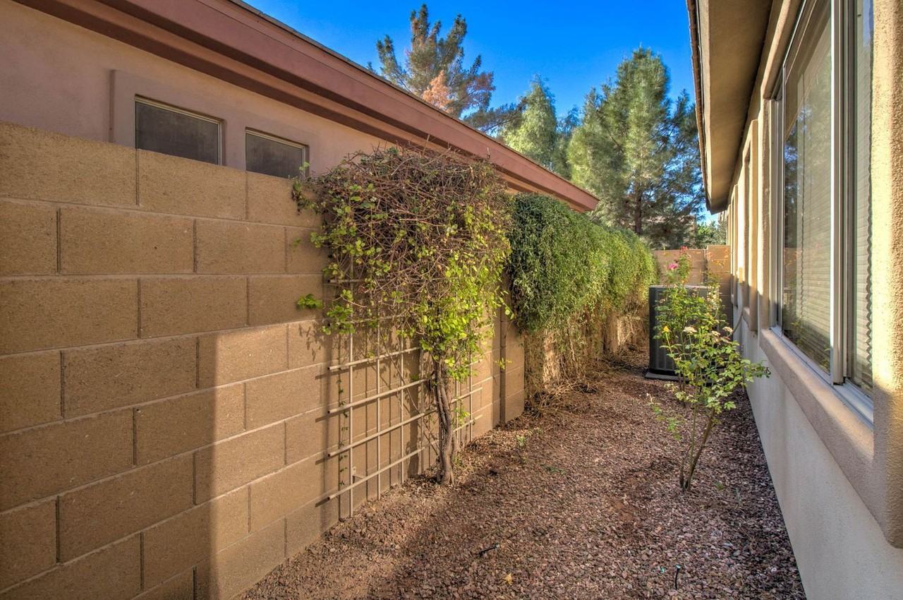 1833 W Periwinkle Way - Photo 6 of 45