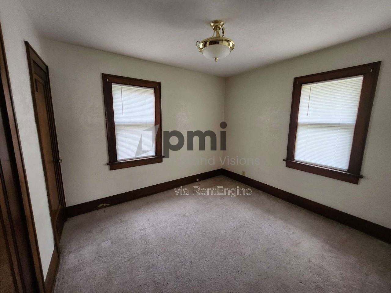 303 E Kellar Ln - Photo 3 of 10