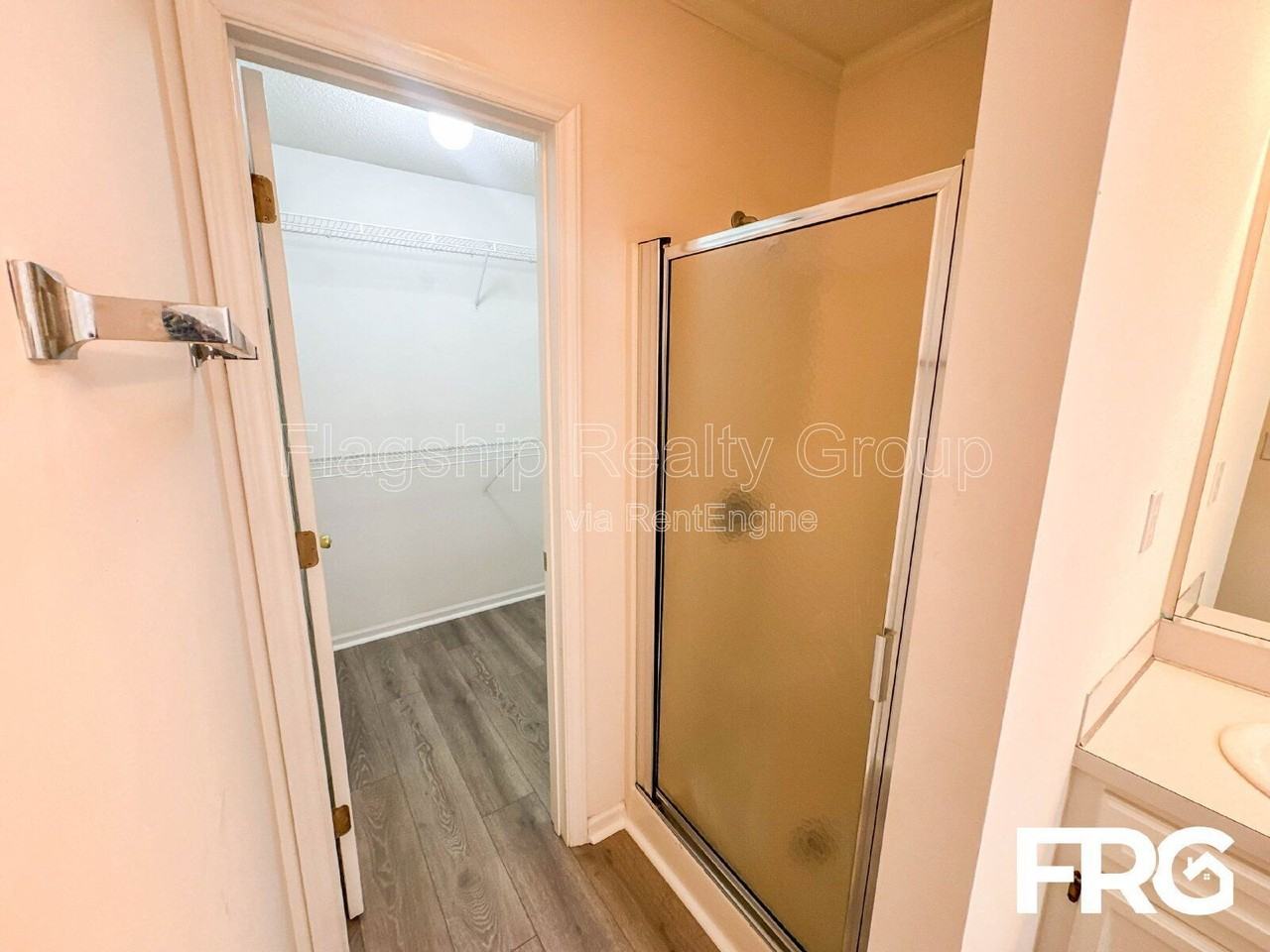 3908 Sterling Pointe Dr #8 - Photo 3 of 31