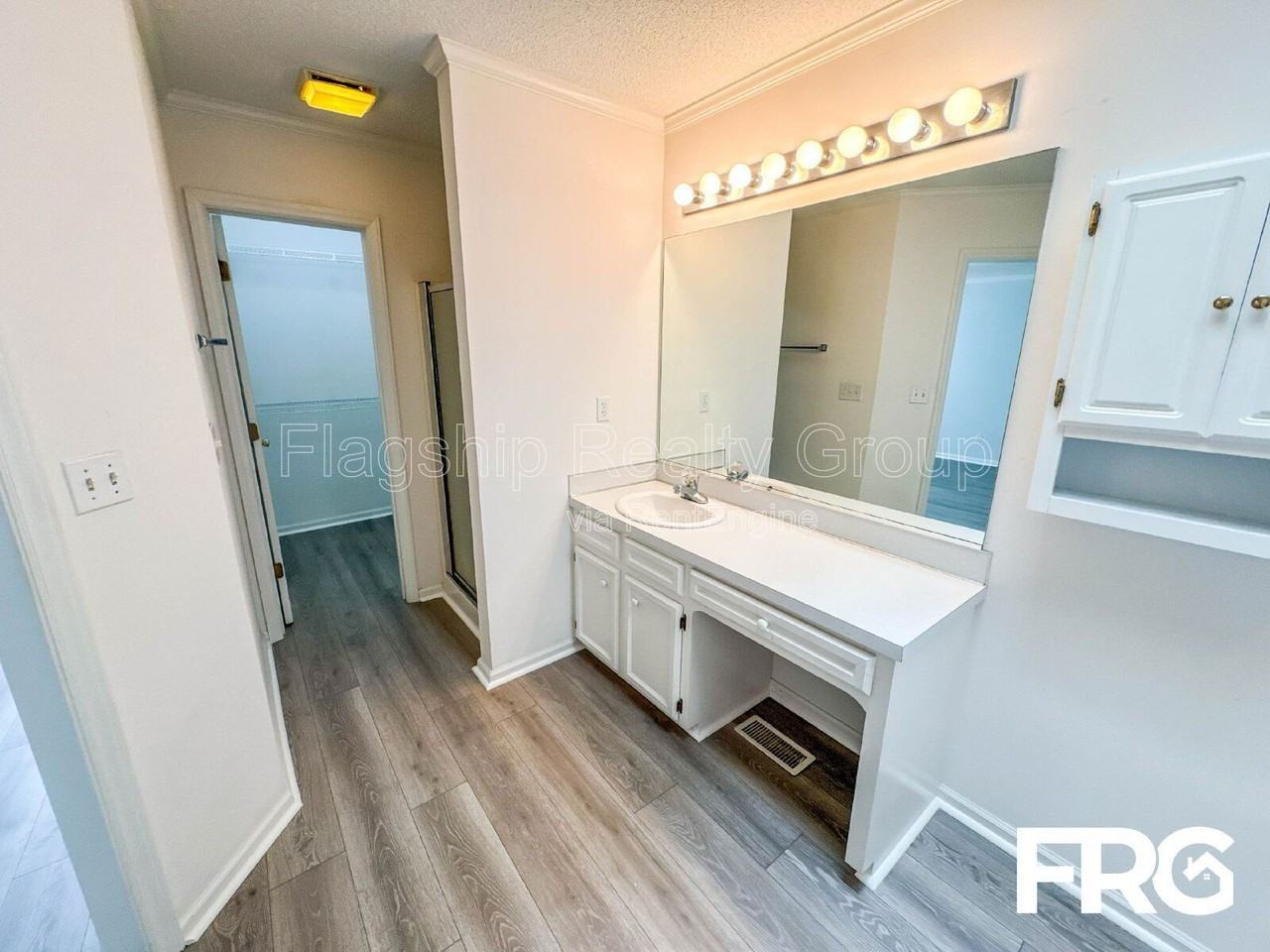 3908 Sterling Pointe Dr #8 - Photo 6 of 31