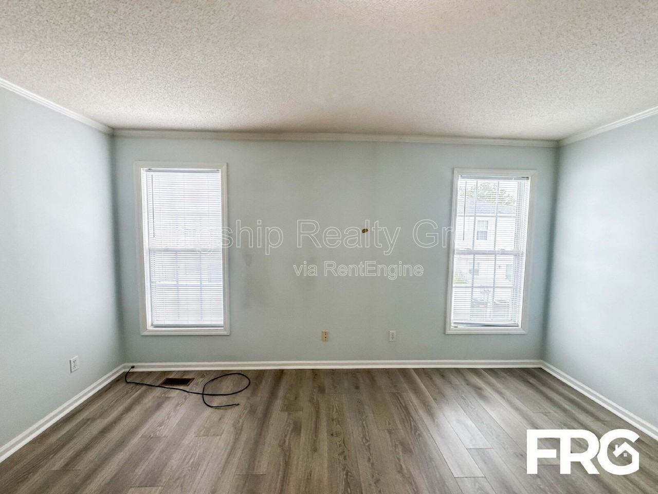 3908 Sterling Pointe Dr #8 - Photo 7 of 31