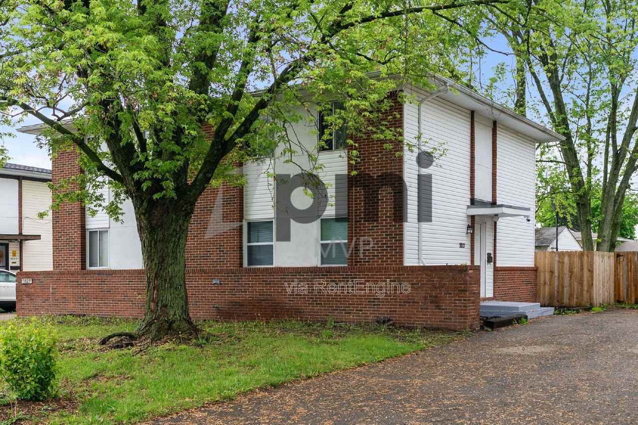 3027 Rotunda Ct S - Photo 3 of 18