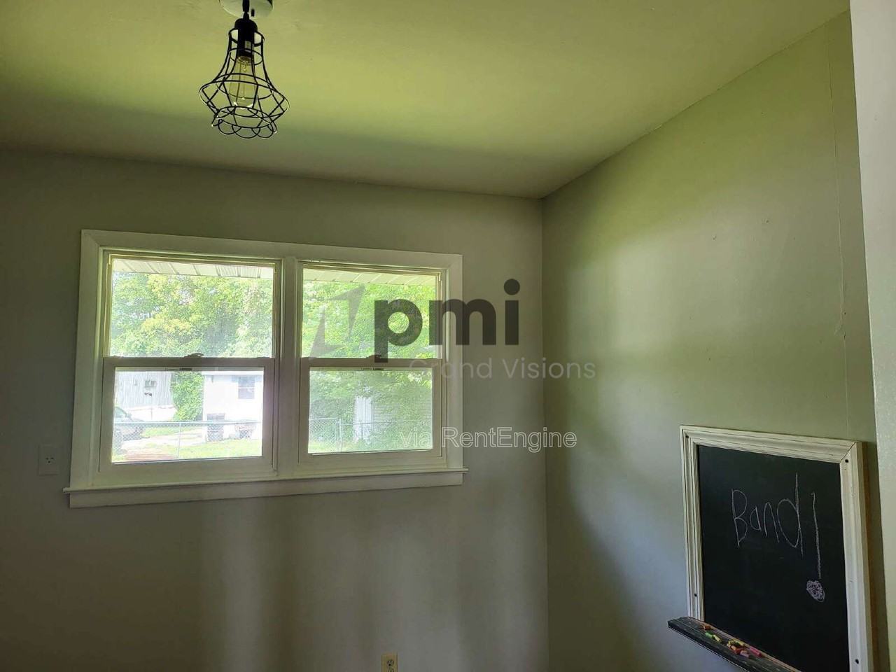 1425 S Fairview Ave - Photo 5 of 9