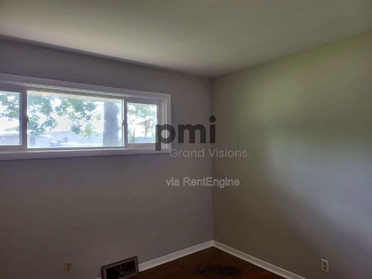 1425 S Fairview Ave - Photo 6 of 9