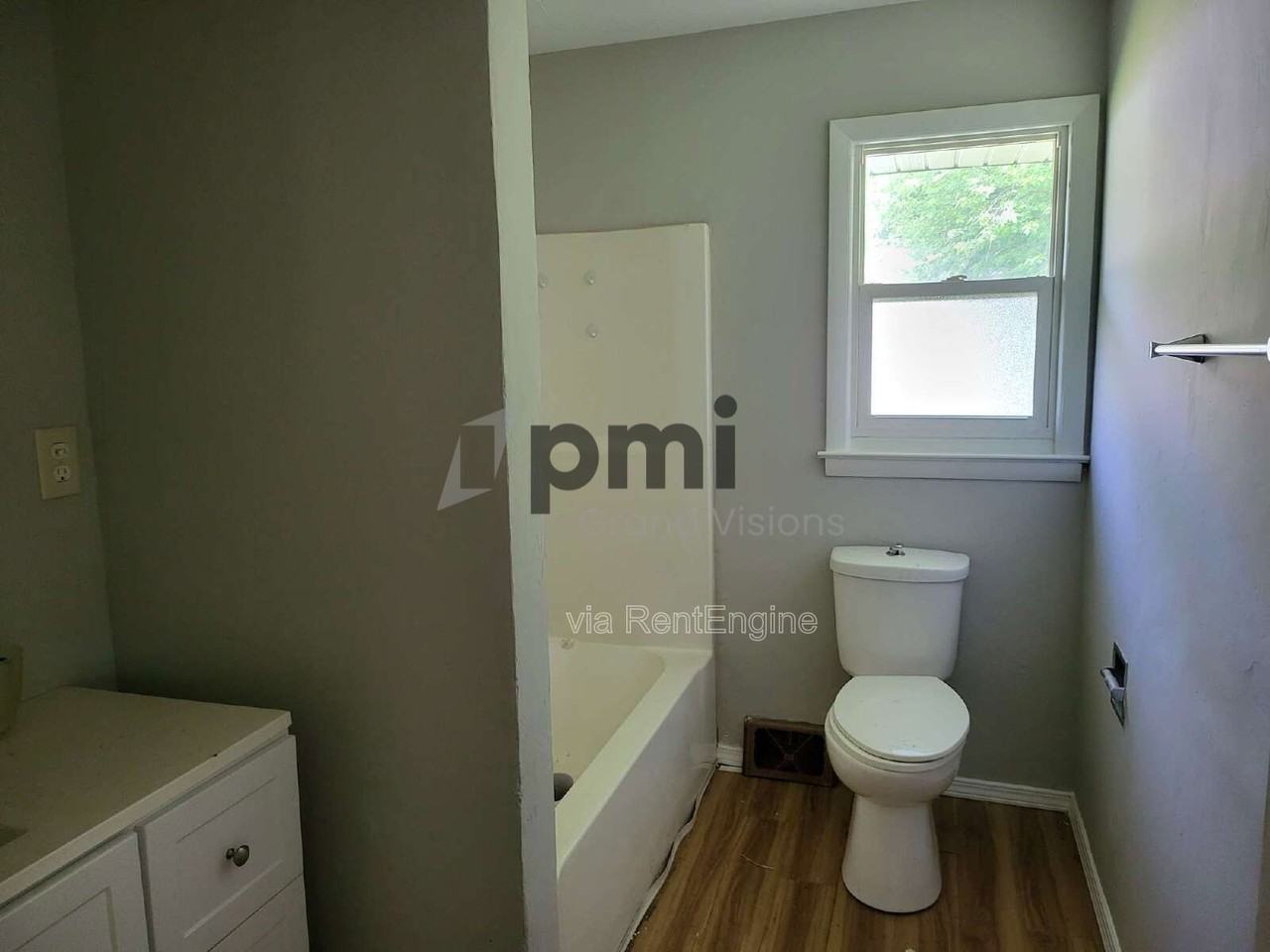 1425 S Fairview Ave - Photo 7 of 9