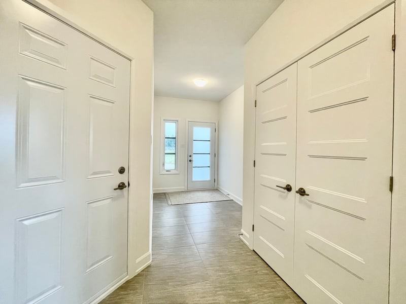 908 Chablis Cres Unit Upper - Photo 2 of 14