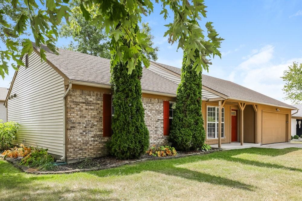 6167 Connie Ct - Photo 3 of 16