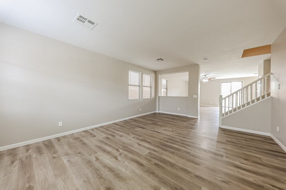 11811 W Foothill Dr - Photo 4 of 17