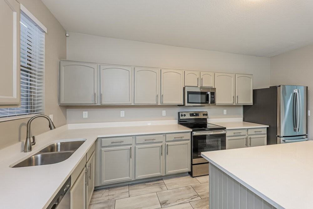 11811 W Foothill Dr - Photo 7 of 17