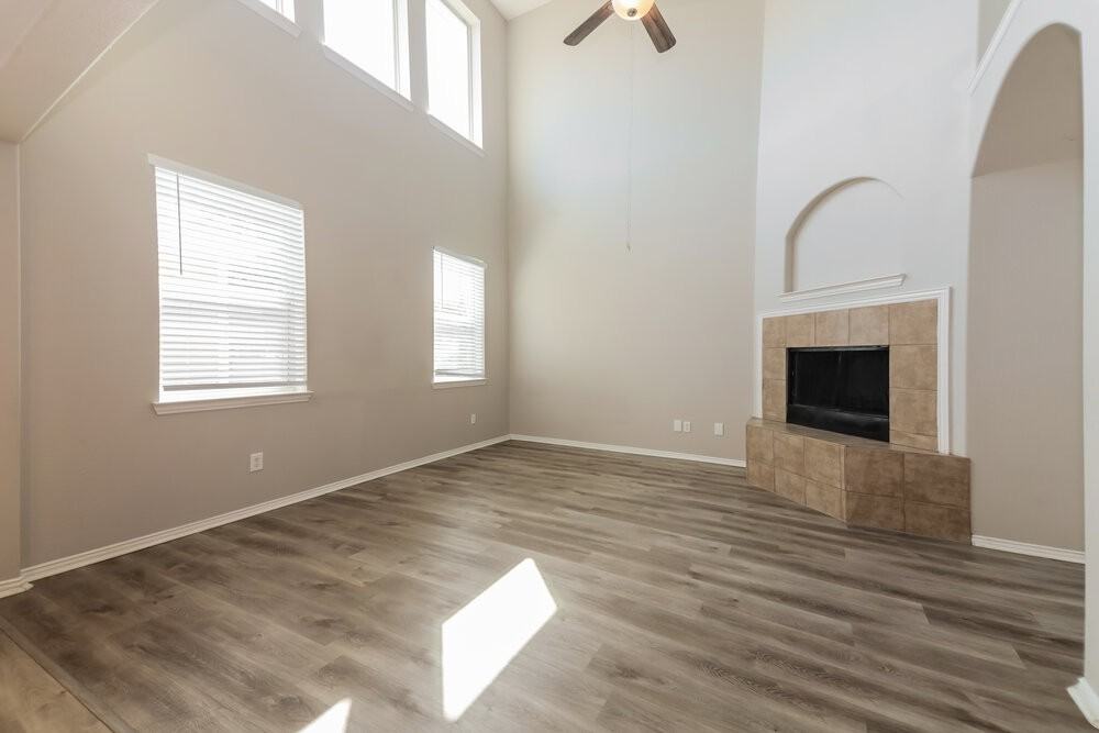 1820 Plymouth Dr - Photo 5 of 17