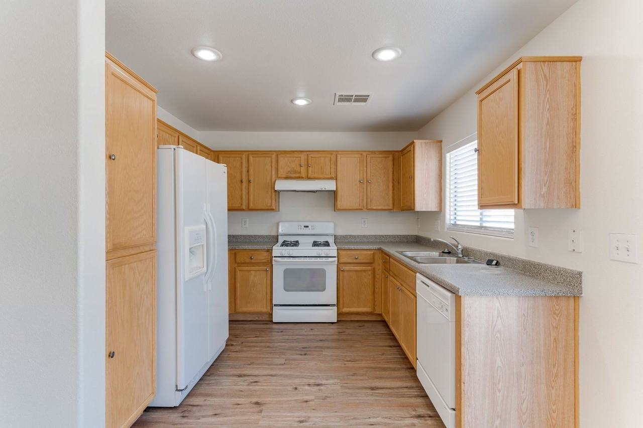 11032 African Sunset St - Photo 2 of 29