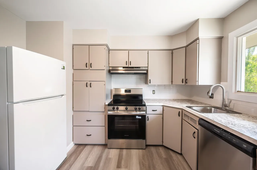 1715 N Jefferson St #1715 - Photo 3 of 12