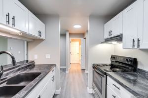 featured image of 100 W Walnut St