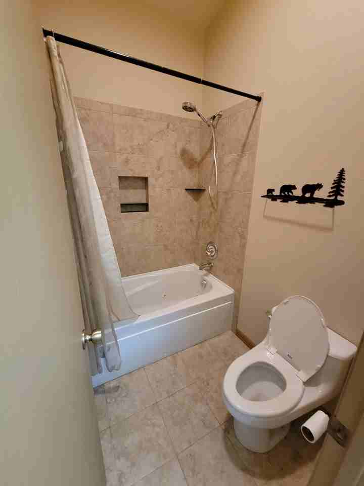 2540 Kinnikinnick Rd #G4 - Photo 7 of 20