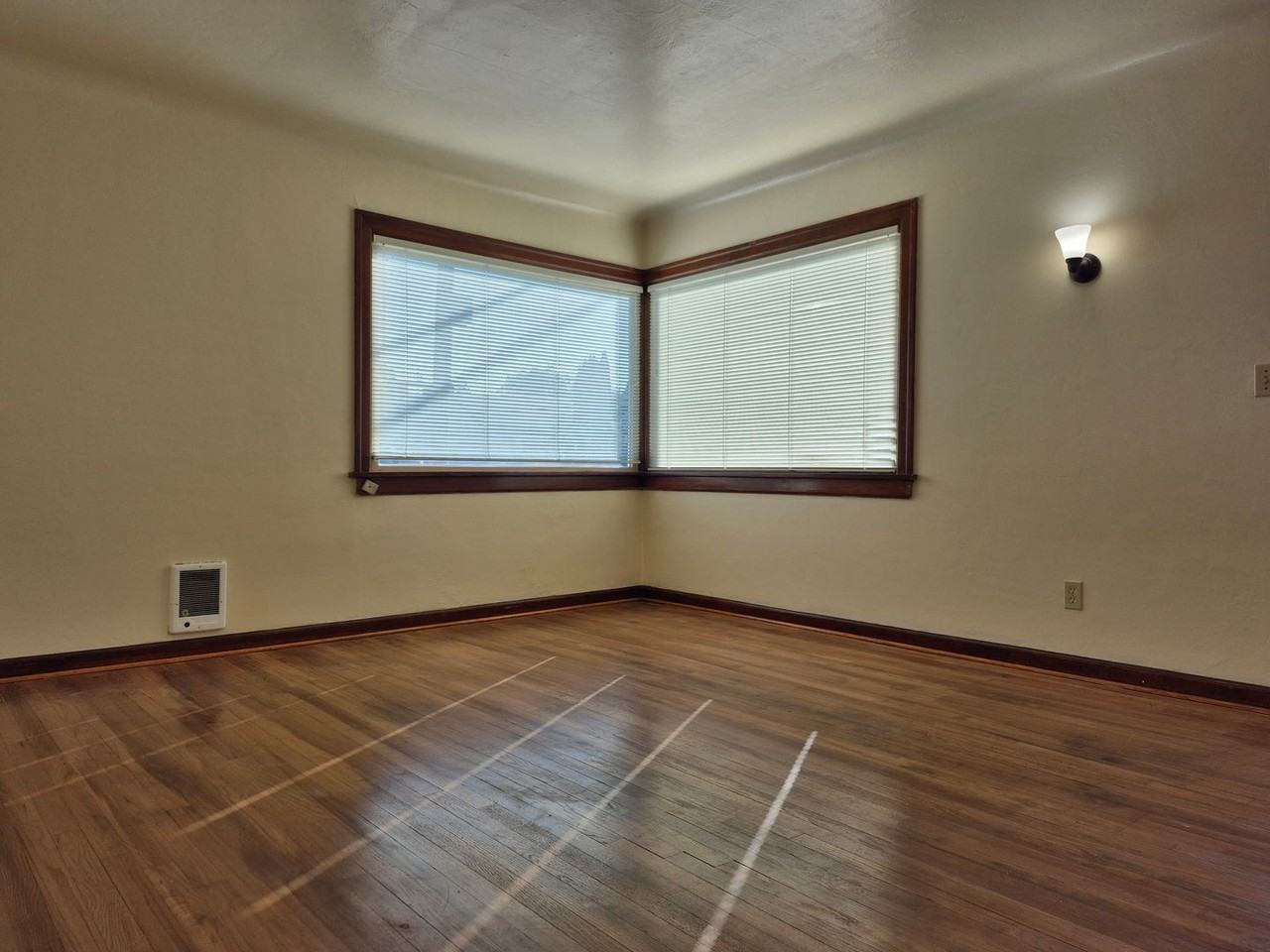 810 High Ave - Photo 5 of 26